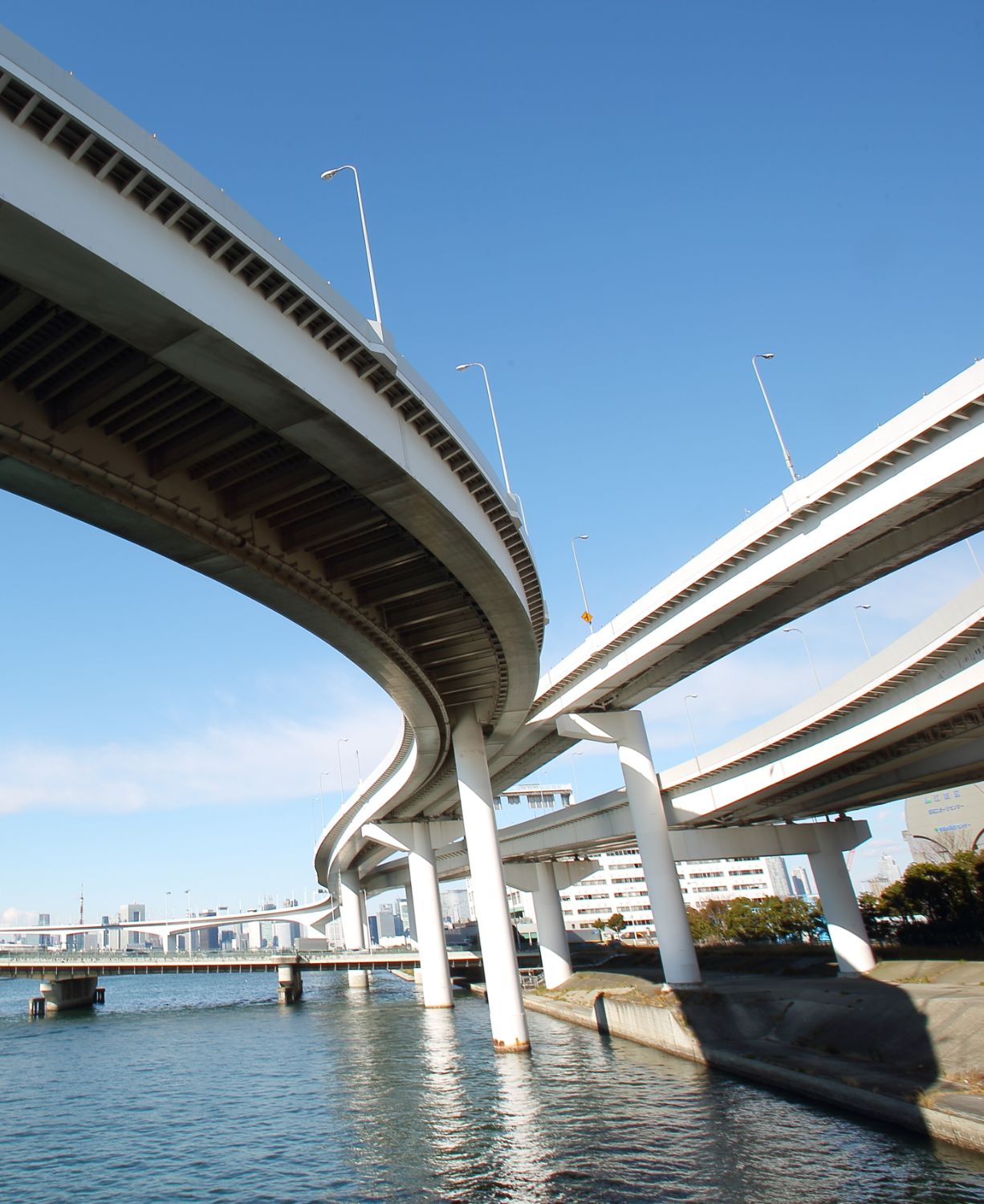 現代社会を支えるインフラの写真